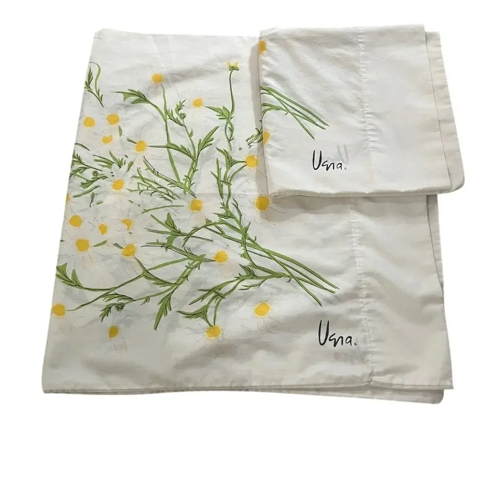 Vintage Shasta daisy print pillow case set